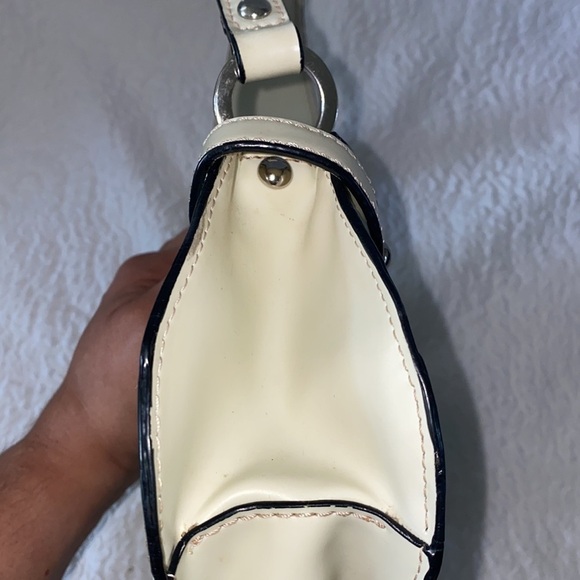 GUESS Satchel Handbag - Picture 5 of 16